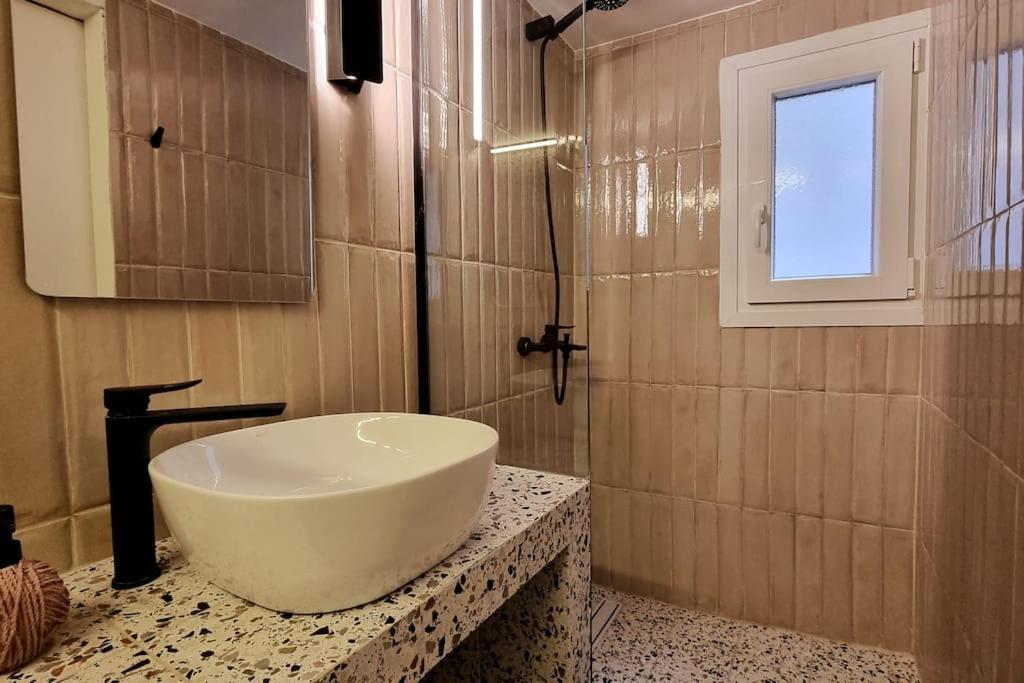 Μπροστά Στη Πλατεία Ναυαρίνου/Τσιμισκη Διαμέρισμα Thessaloniki Exterior foto